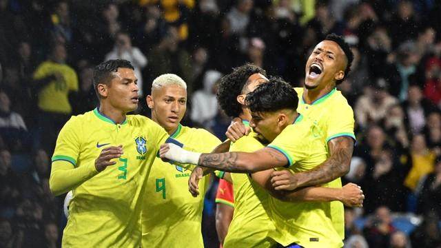 开云体育全站-5大攻击手联袂 内少2次连线鸽子 巴西3比0赢加纳